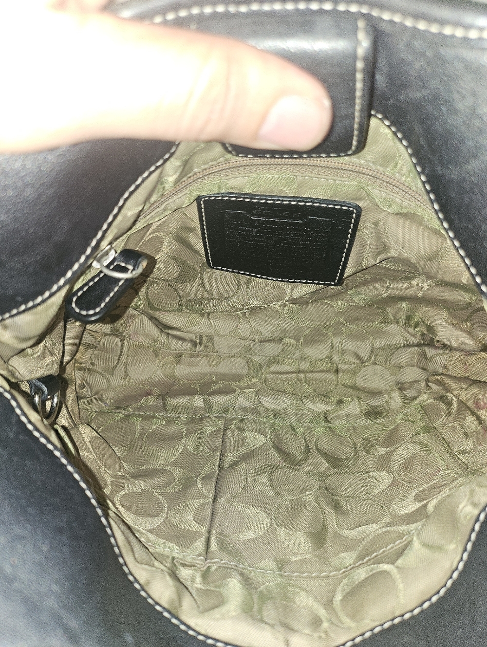 Coach Handbag - Picture 3 of 8
